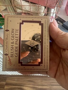CHARLOTTE TILBURY- blush and glow palette